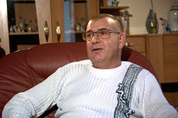 Groth in seiner Kajüte